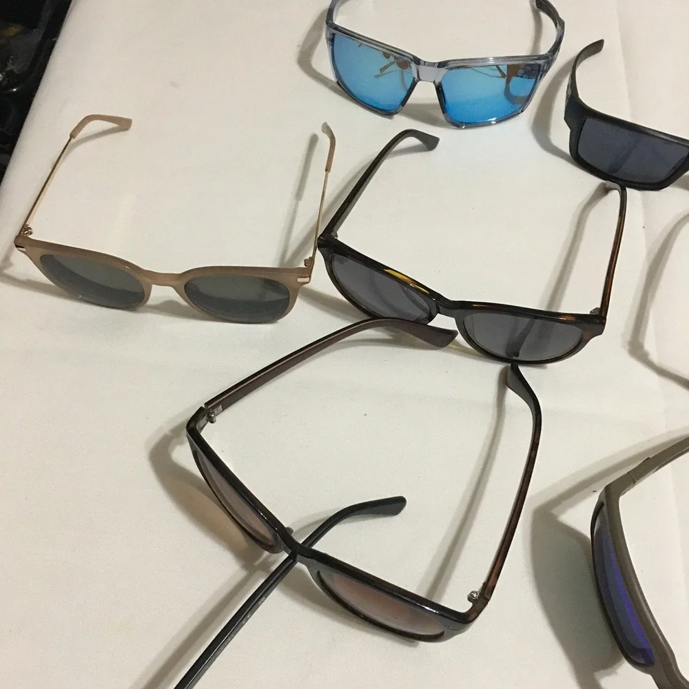 Lot of 17 Sunglasses Mixed Brands Unisex OS Multisize Multicolor Assorted Styles